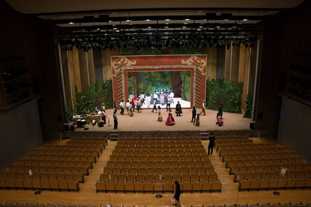 121111-stage.jpg